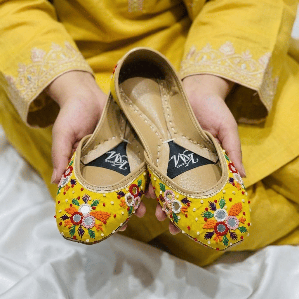 Phoolo Ki Mehfil Yellow