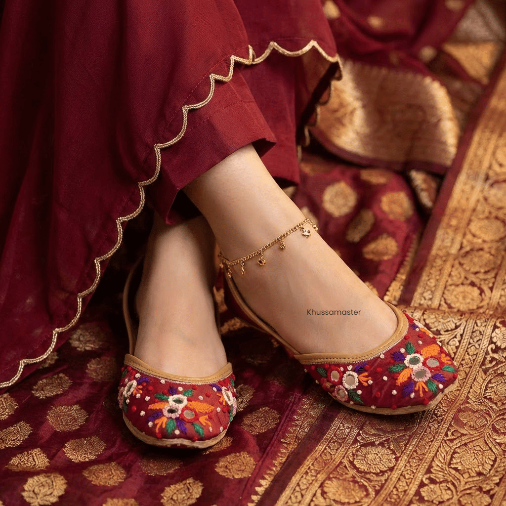 Phoolo Ki Mehfil Maroon