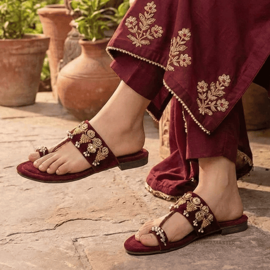 K 102 Maroon