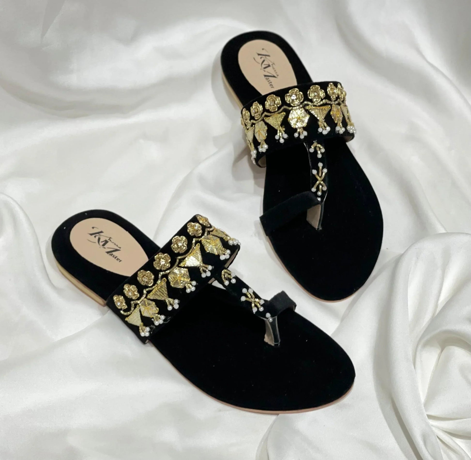 K 103 BLACK - Khussa Master