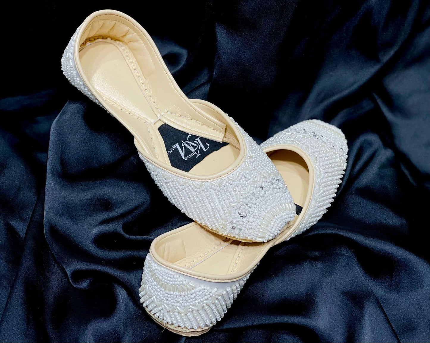 ROYAL WHITE PEARL - Khussa Master